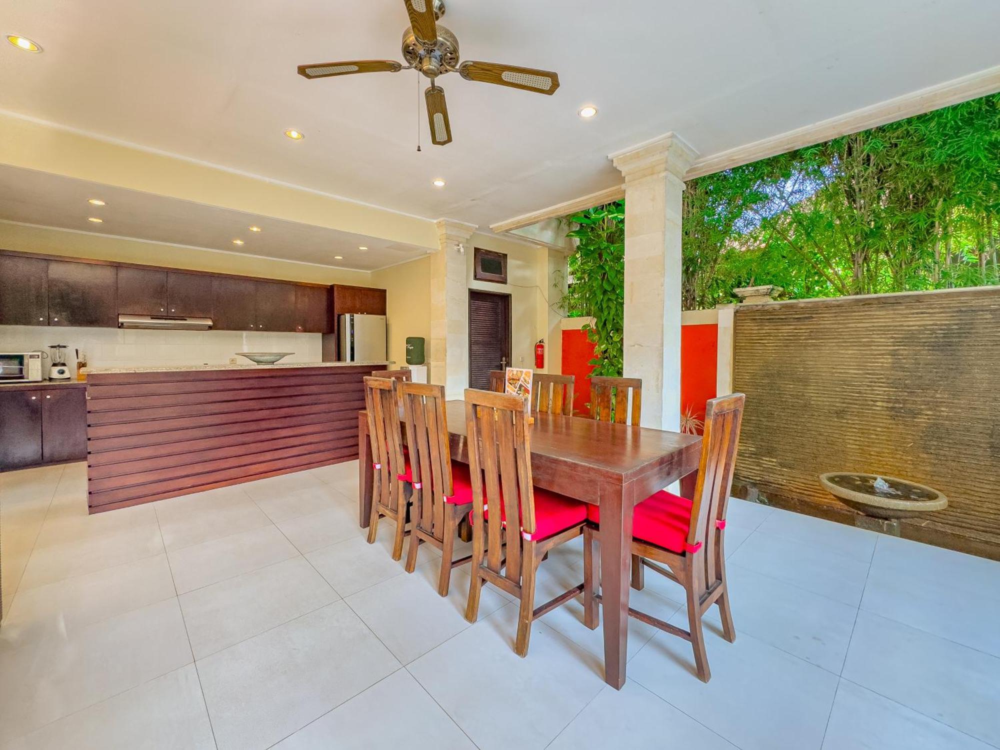 Villa Bugis Abimanyu Seminyak Номер фото